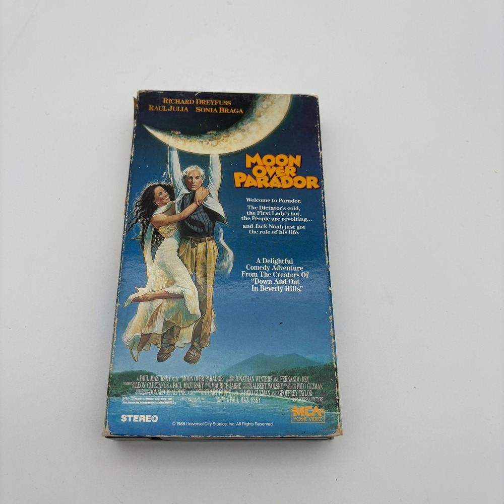 Moon Over Parador VHS‎ 1988 Richard Dreyfuss Raul Julia MCA Home Video Comedy